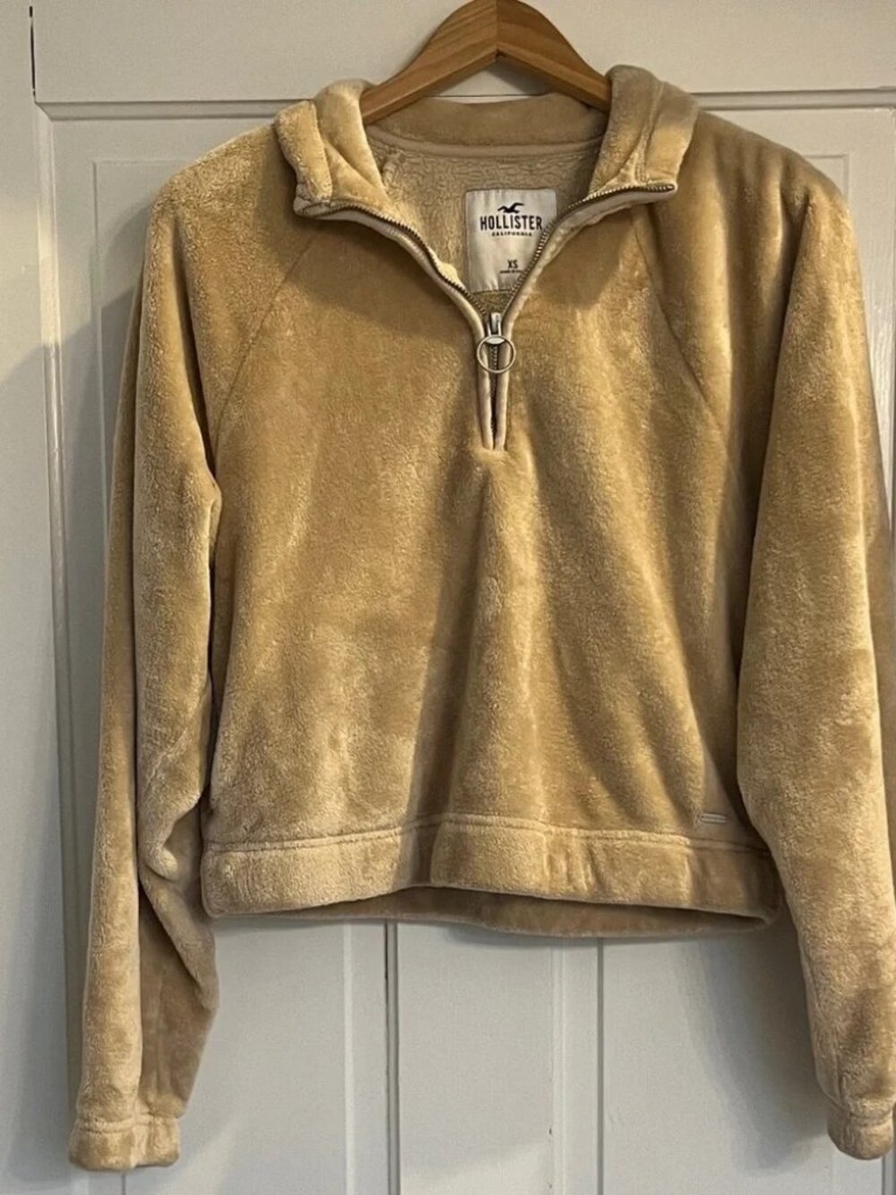 Hollister Beige Fleece Half-Zip Sweater Women’s Size XS